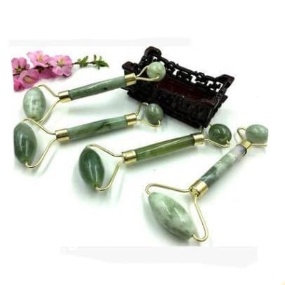 Lot de 4 rouleaux de massage visage en pierre verte